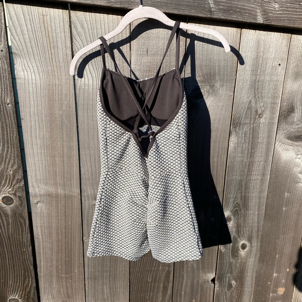 NWT Women’s XS Halara padded bra athletic jumpsuit romper adjustable straps - Picture 2 of 8